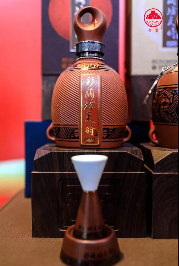 吸引开封800精英参会, 彩陶坊天时 名家讲坛 再现豫酒文化魅力